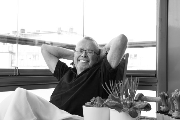 Curt Haglund, ser ut som en nöjd säljare Nissastrand