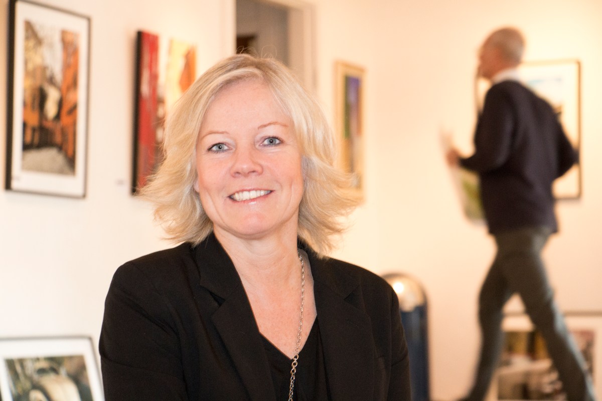 Carina "Cina" Sivertsson på Galleri Black & White Art