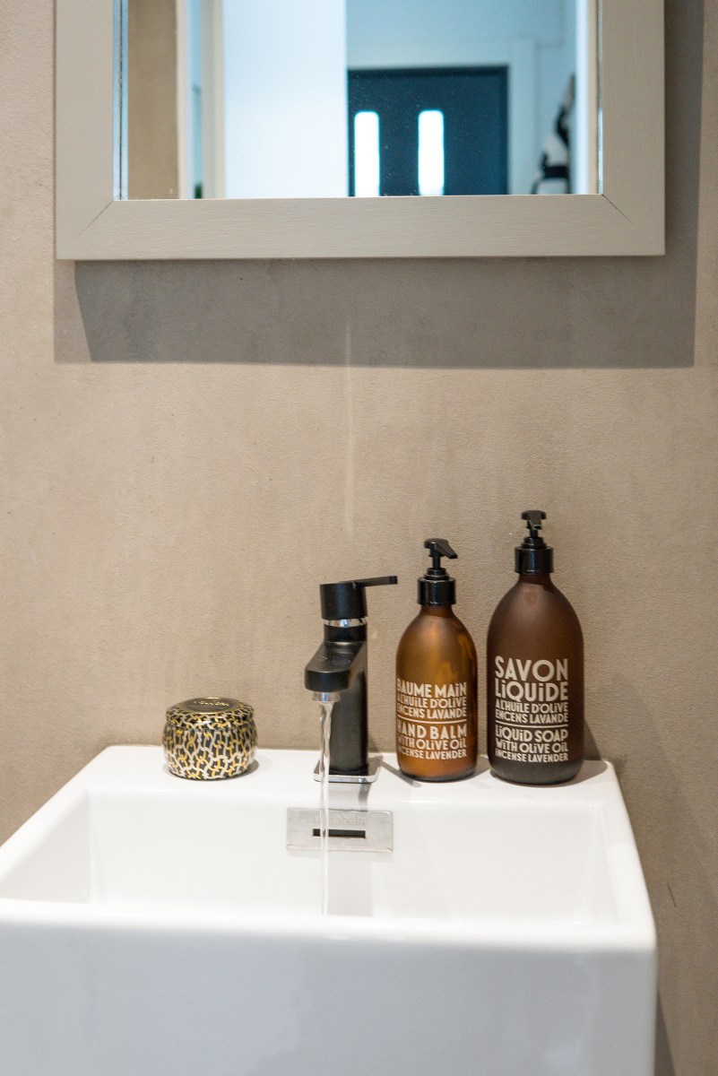 gästtoalett, tvättställ