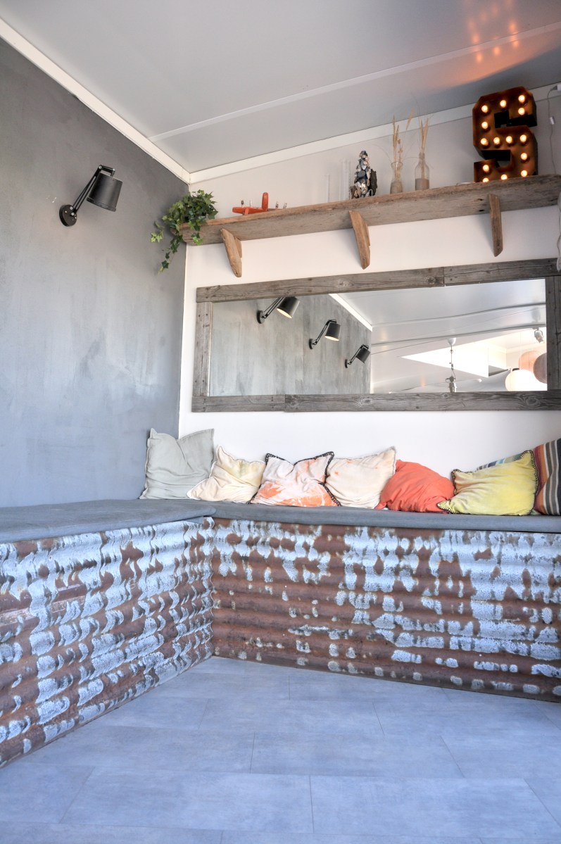 Plåtsoffa á la Peter Gereny, på Söderpiren i Halmstad