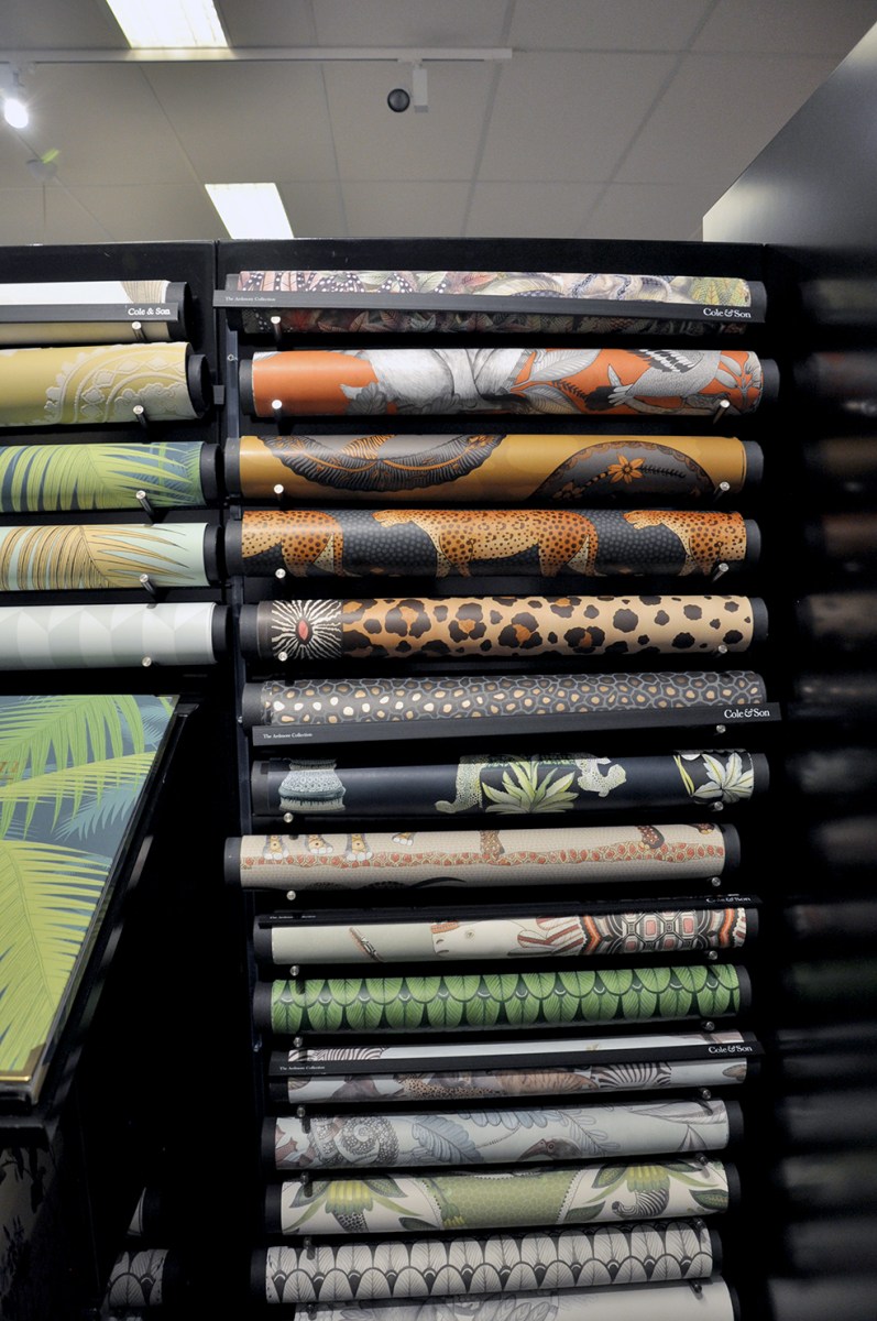 Det finns ca 2000 olika tapeter på Rulle på Färgab i Halmstad, så chansen är rätt stor att du hittar en favorit!