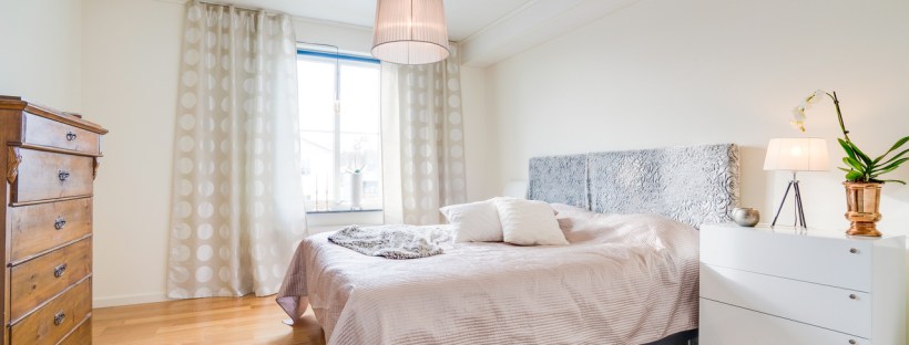 Fint sovrum i lugna pasteller